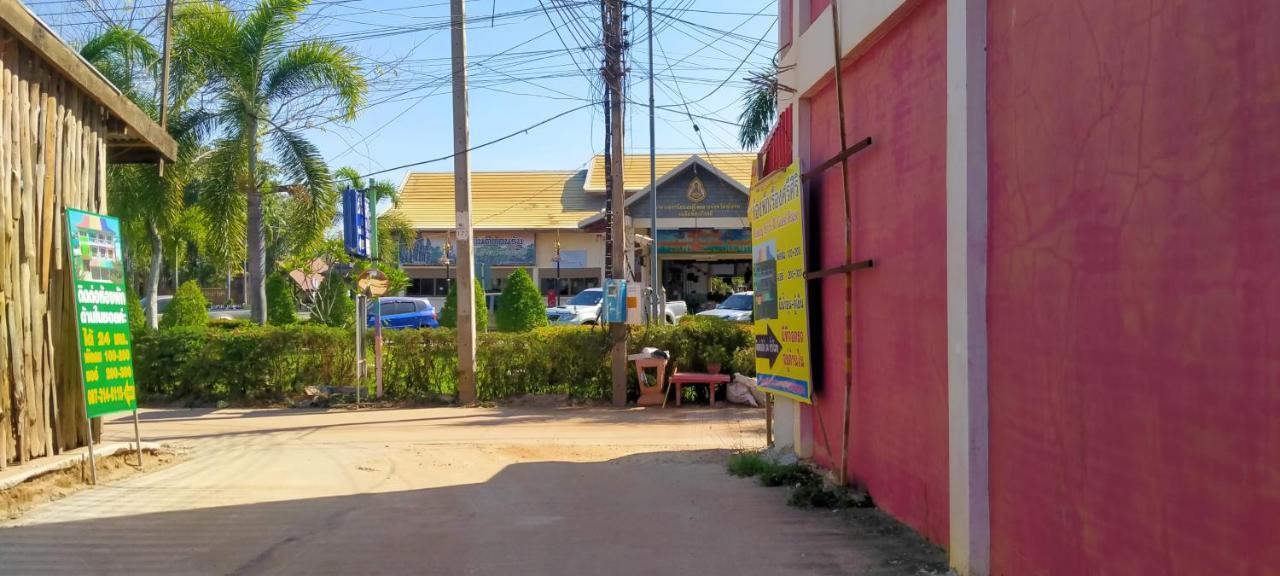 Ruengsrisiri Guesthouse Sukhothai Exteriör bild