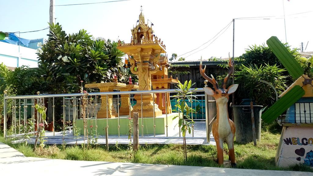 Ruengsrisiri Guesthouse Sukhothai Exteriör bild
